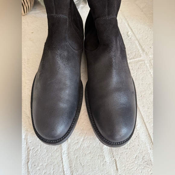 Tod's Suede Chelsea Suede Boots Size 7(U.S. 8) - Picture 2 of 9